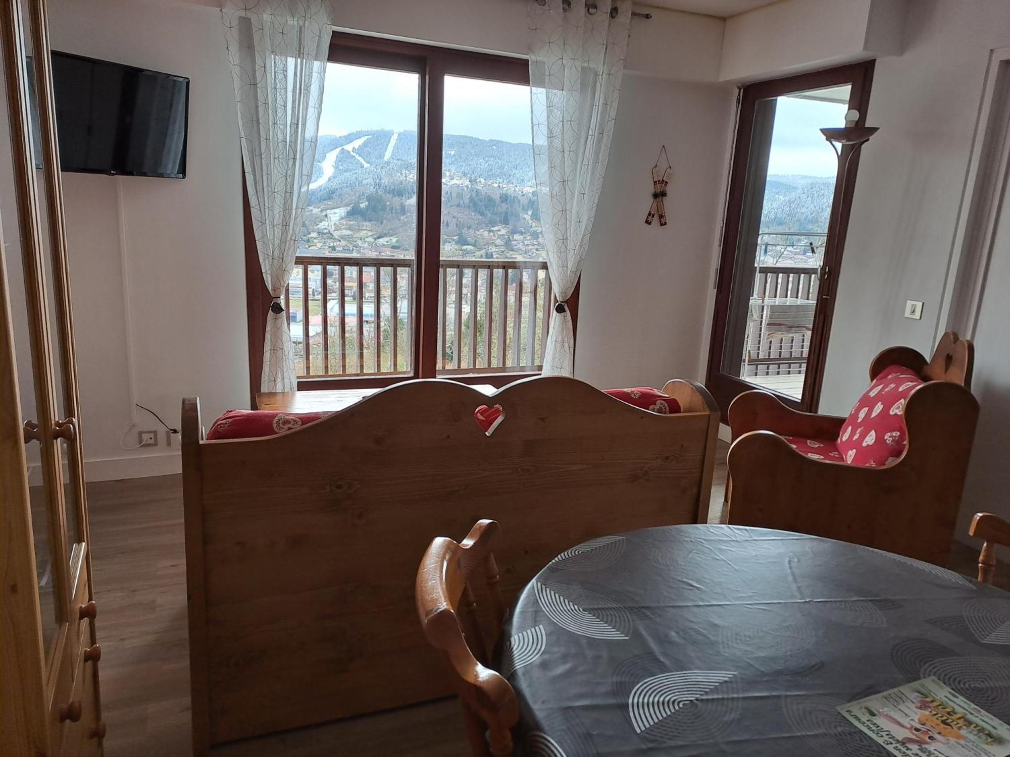 Appartement Residence Les Dryades Avec Vue Montagne Gérardmer Exterior photo